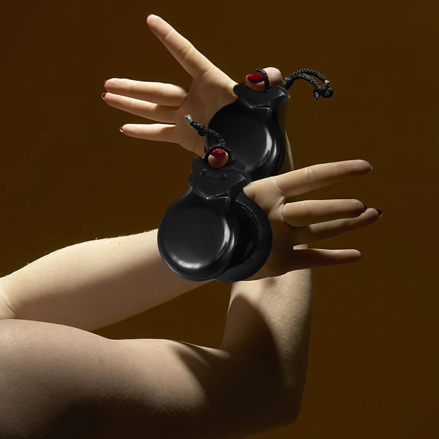 2Pcs Black Wooden Castanets Fine Craftsmanship Clear Sound Spanish Finger Castanets Handheld Percussion Instruments For Wood