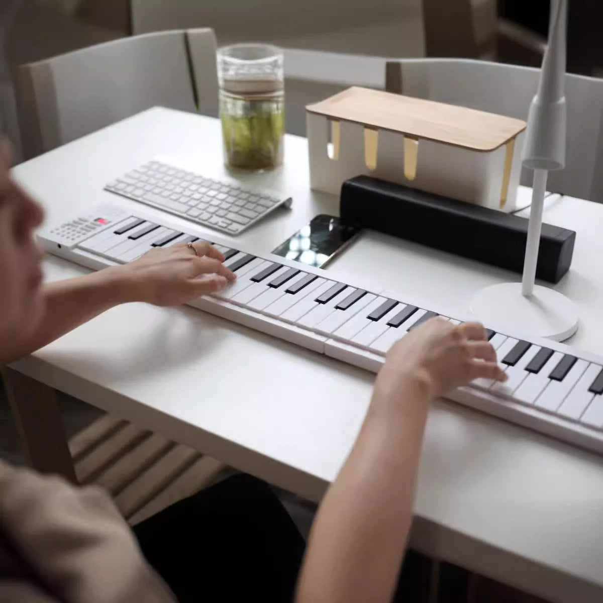 61 Key Foldable Electronic Piano Portable Piano Keyboard w/LED Display/Built-in Battery/Electronic Keyboard Musical Instrument